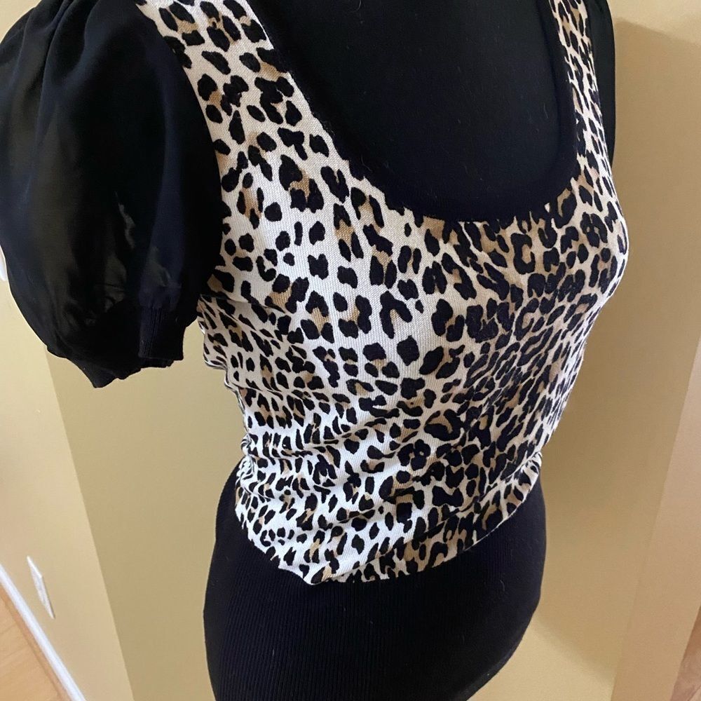 - White House Black Market black and leopard blouse in size XS - Picture 3 of 8
